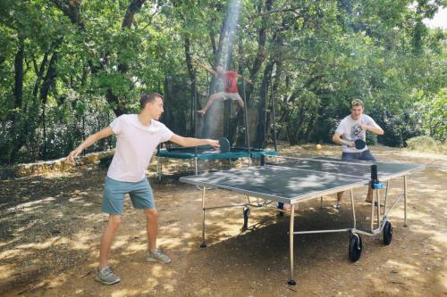 ping pong et trampoline